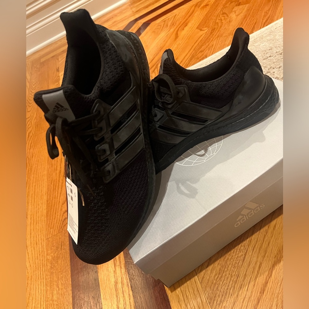 Adidas Ultraboost 5.0 DNA shoes size 13